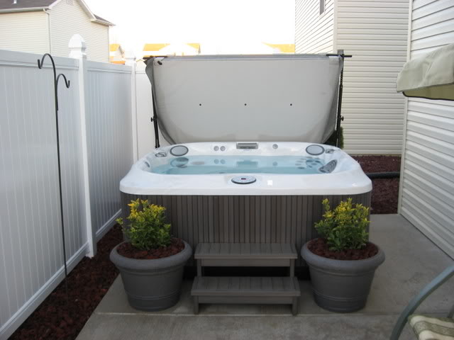 ��������������  Jacuzzi J-335